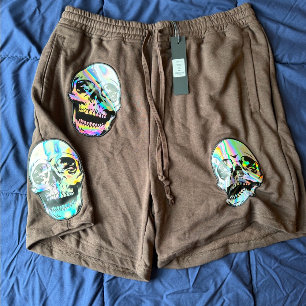 Holographic Skull Graphic Shorts Brown XXL NWT 🔥